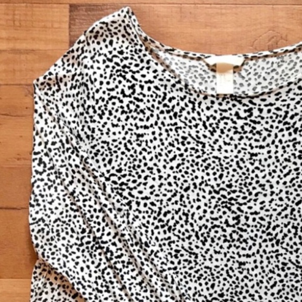 H&M 3/4 sleeve black & white top